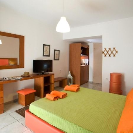 Poros Beach Studios Extérieur photo