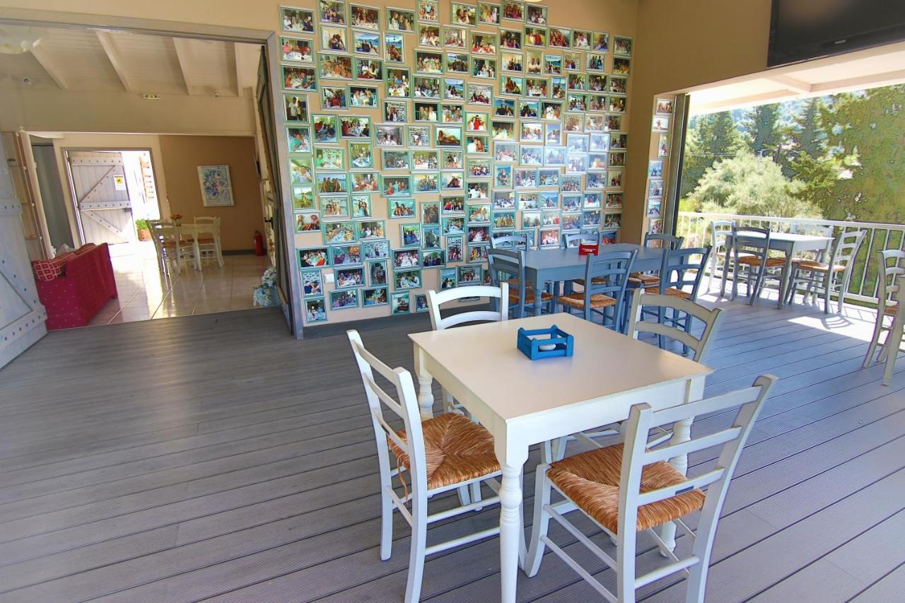 Poros Beach Studios Extérieur photo
