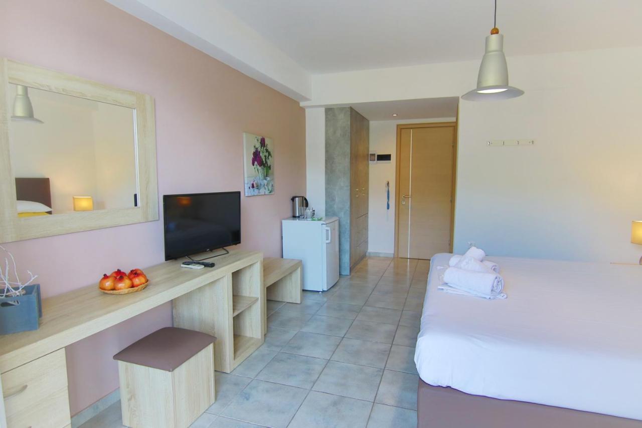 Poros Beach Studios Extérieur photo