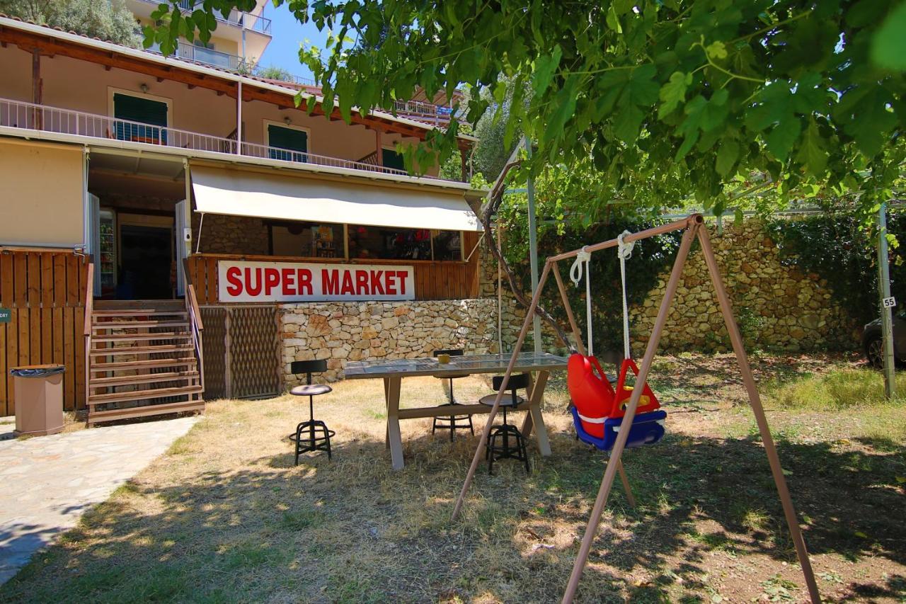 Poros Beach Studios Extérieur photo