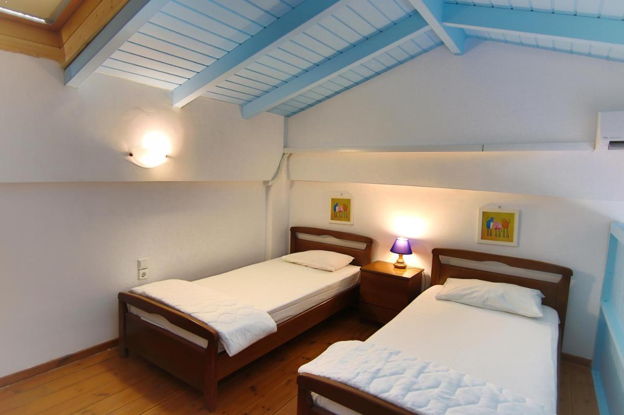 Poros Beach Studios Extérieur photo