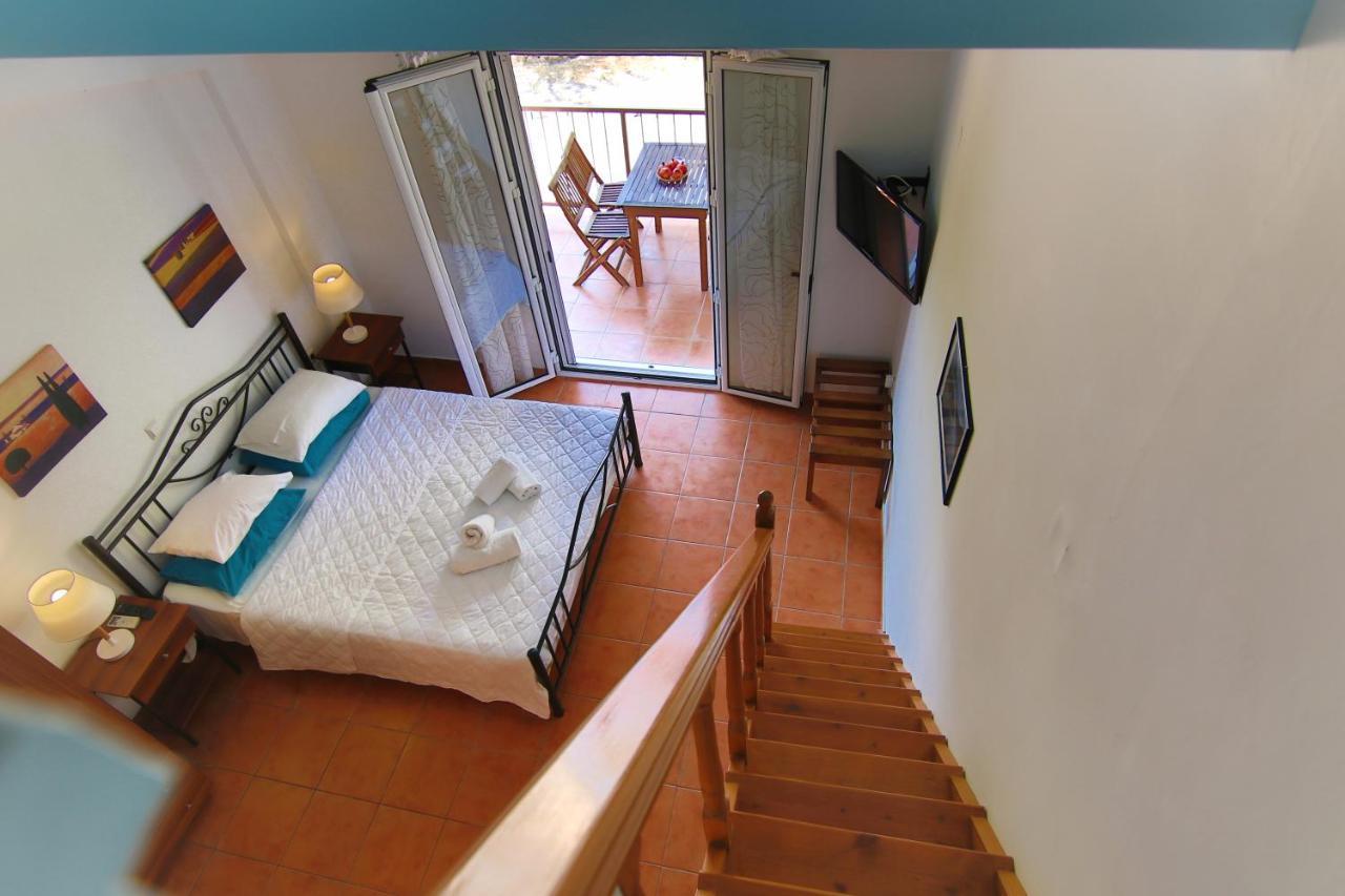 Poros Beach Studios Extérieur photo