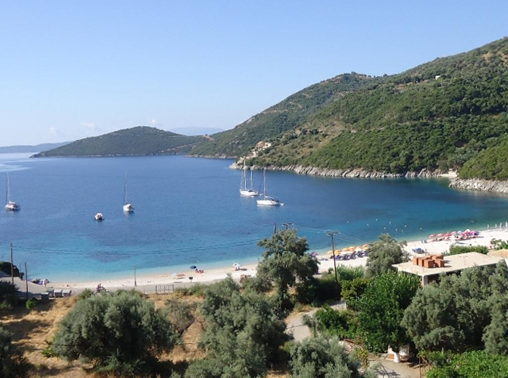Poros Beach Studios Extérieur photo