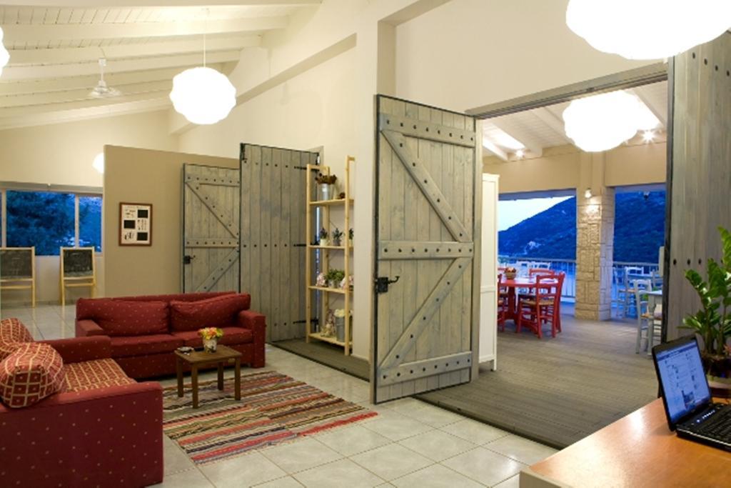 Poros Beach Studios Extérieur photo