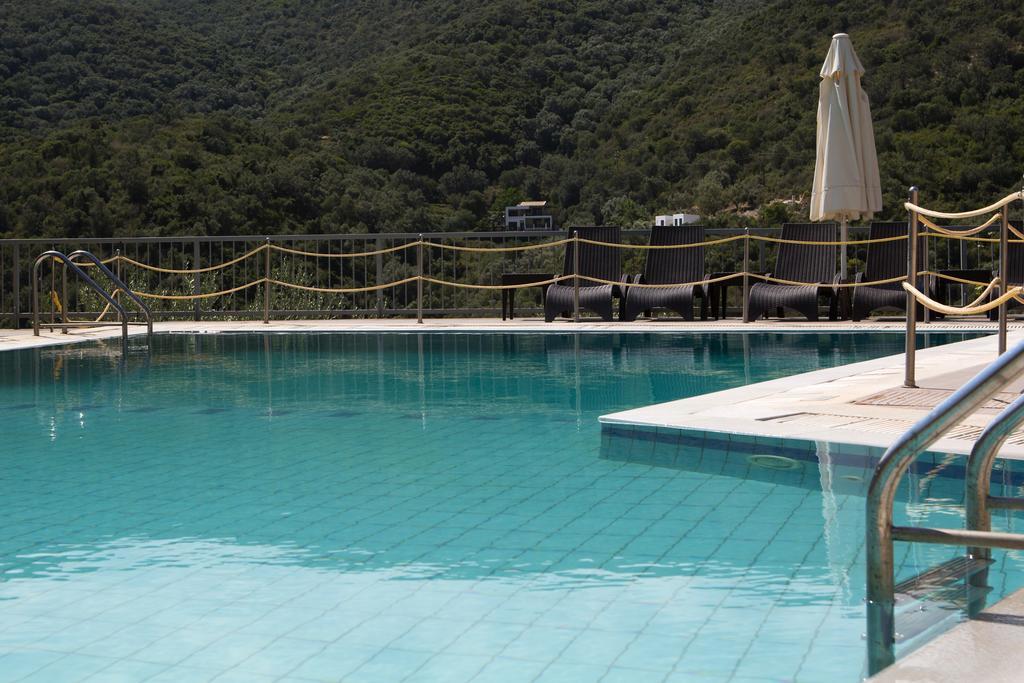 Poros Beach Studios Extérieur photo