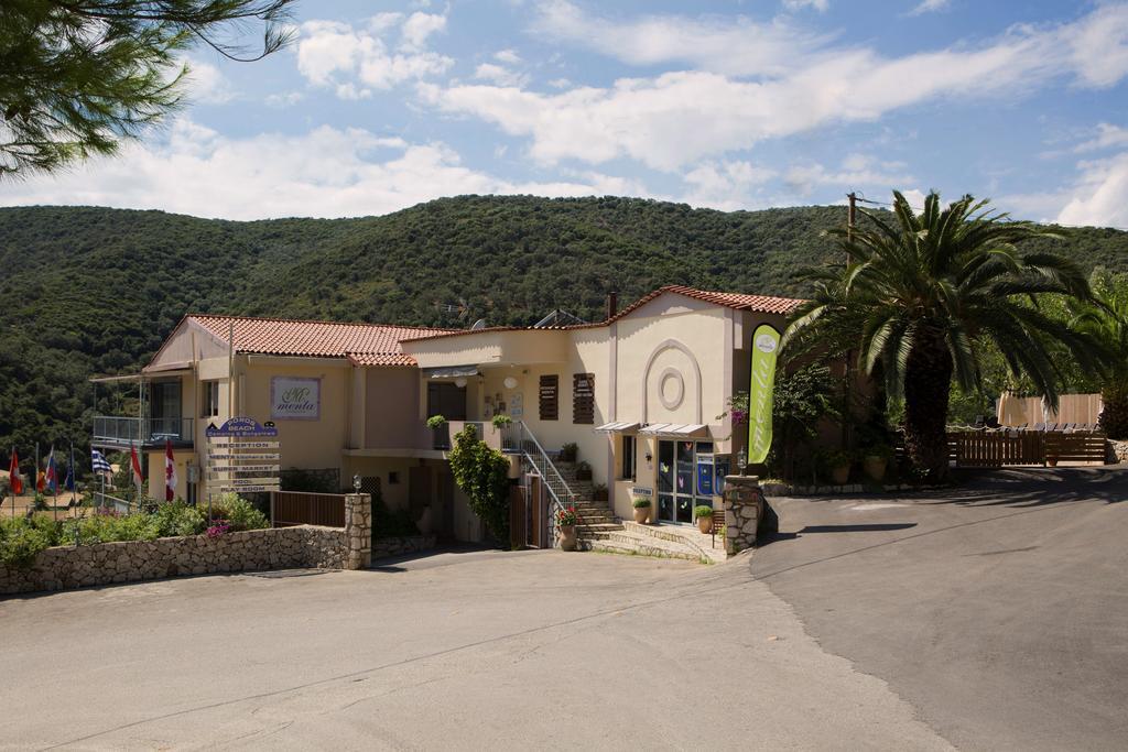 Poros Beach Studios Extérieur photo
